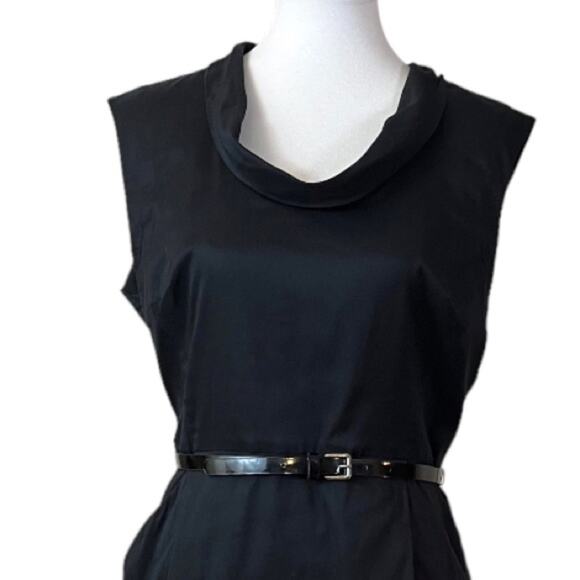 Ann Taylor Women’s Dress Sheath Scoop Neck Sleeveless Pockets Black Size 12P - Picture 5 of 10